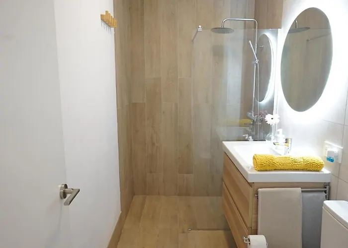 Playa, Piscina Y Relax En Coqueto En Nerja