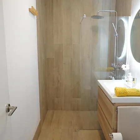 Playa, Piscina Y Relax En Coqueto En Nerja